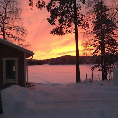 Villa Luxurious Kinos With Jacuzzi Rovaniemi