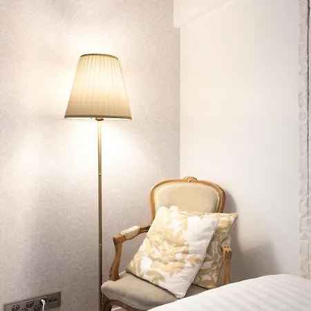 Luxurious Kinos With Jacuzzi Villa