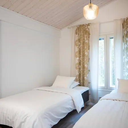 Luxurious Kinos With Jacuzzi