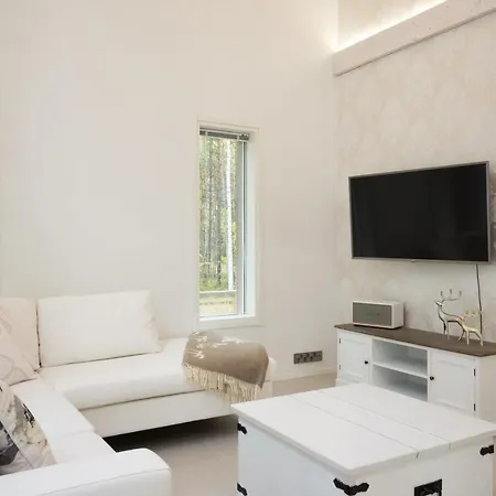 Luxurious Kinos With Jacuzzi Villa