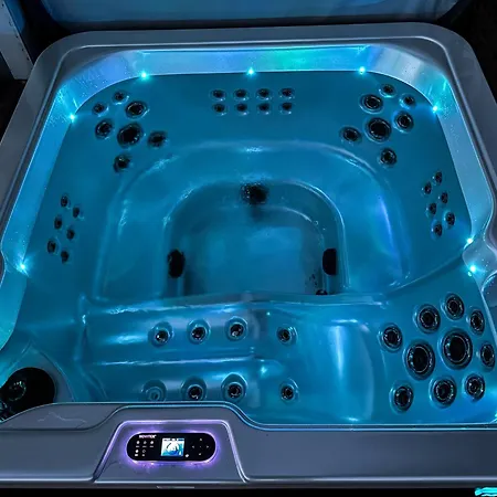 Luxurious Kinos With Jacuzzi Villa Rovaniemi