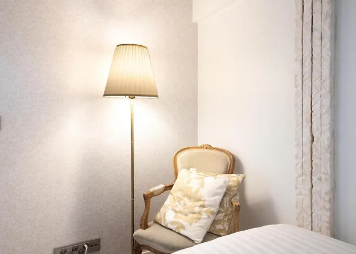 Luxurious Kinos With Jacuzzi Villa