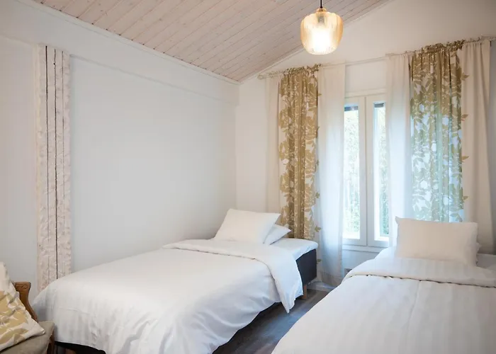 Luxurious Kinos With Jacuzzi