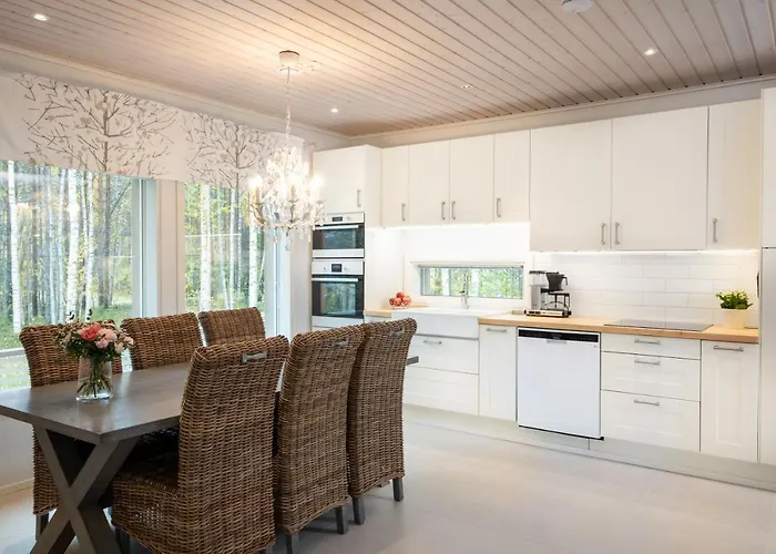 Villa Luxurious Kinos With Jacuzzi Rovaniemi