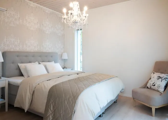 Luxurious Kinos With Jacuzzi